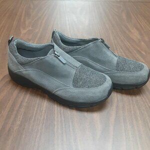 Lands’ End Women's All Weather Insulated Suede Leather Zip Moc Shoes Sz 9.5B
